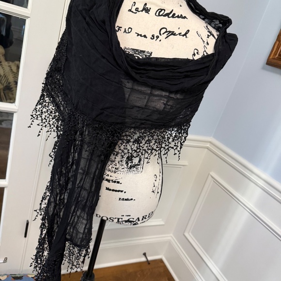 2 Scarves, 1 listing (Pink and black) - Picture 5 of 6